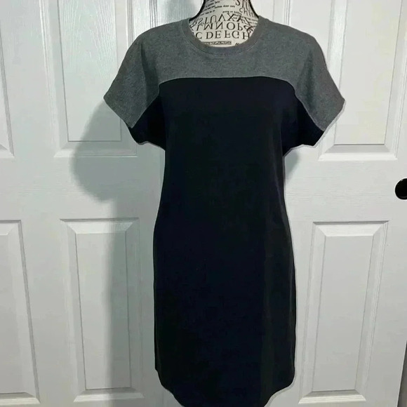 Under Armour Dresses & Skirts - Under Armour Sweatshirt Short Sleeve Shirt Dress Womens